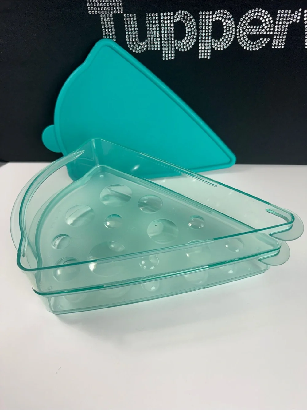 Tupperware Keep N Heat Pizza Slice Keepers Aqua Blue Reheatable Containers